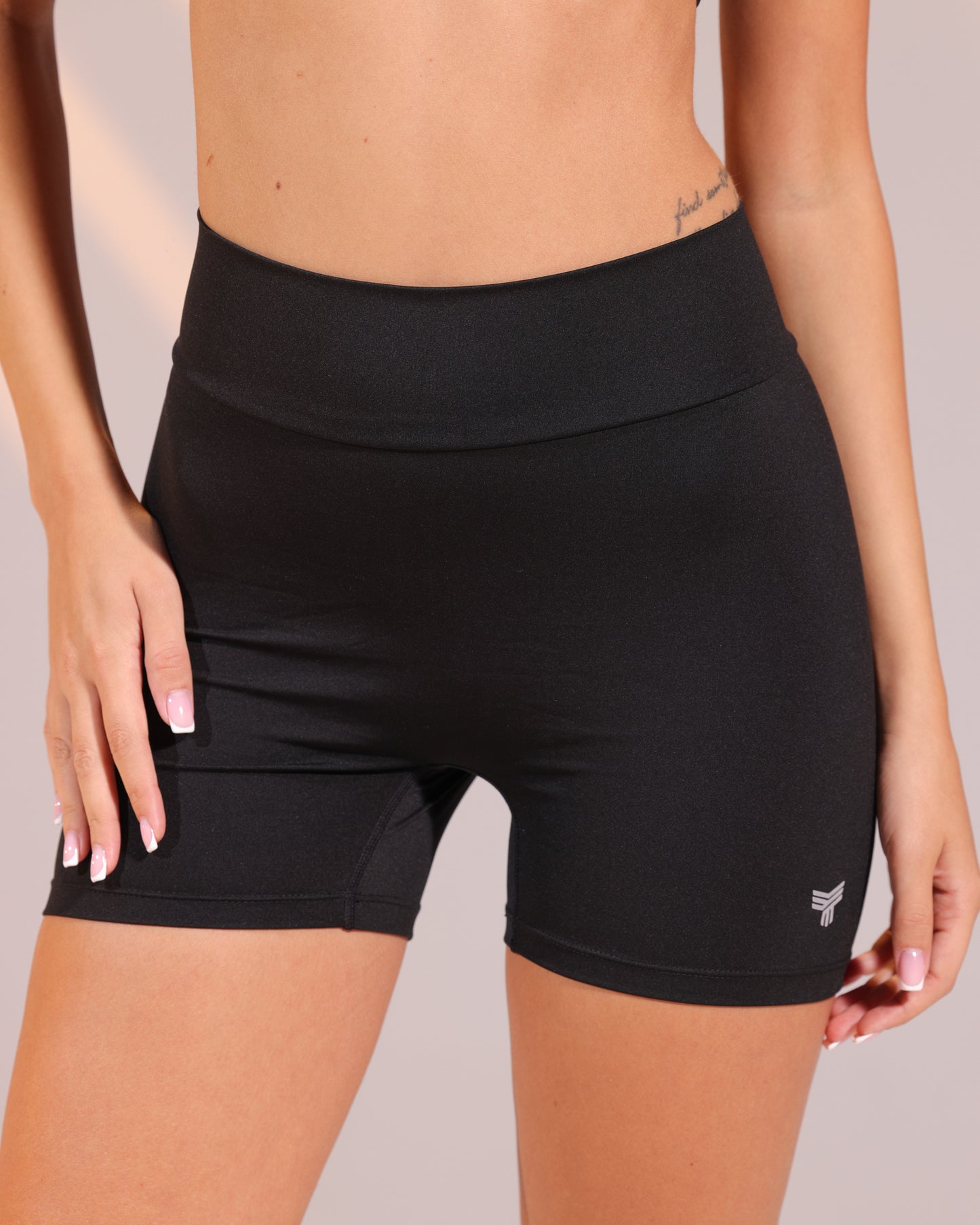 V Scrunch Short Legging