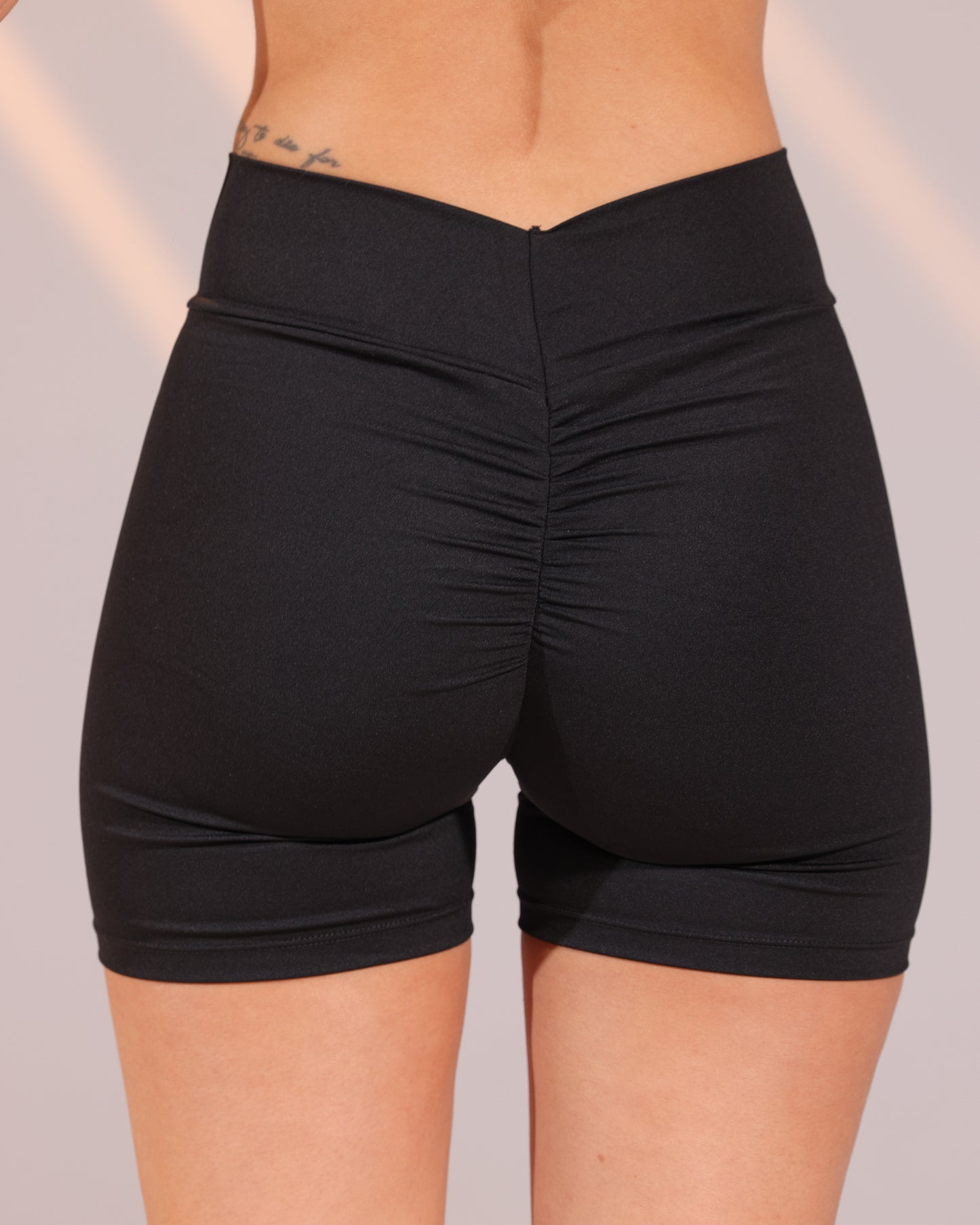 V Scrunch Short Legging