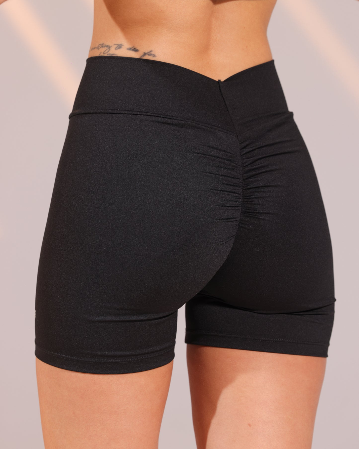 V Scrunch Short Legging