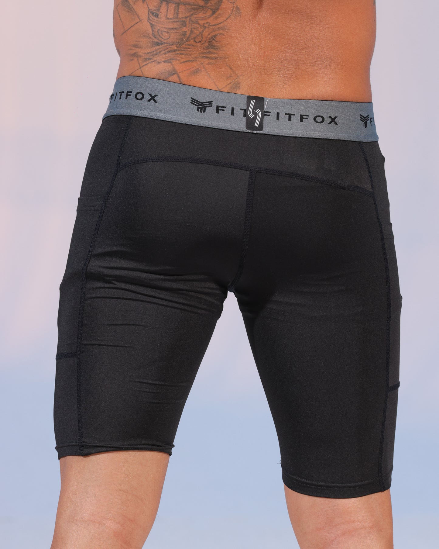 Short Tight