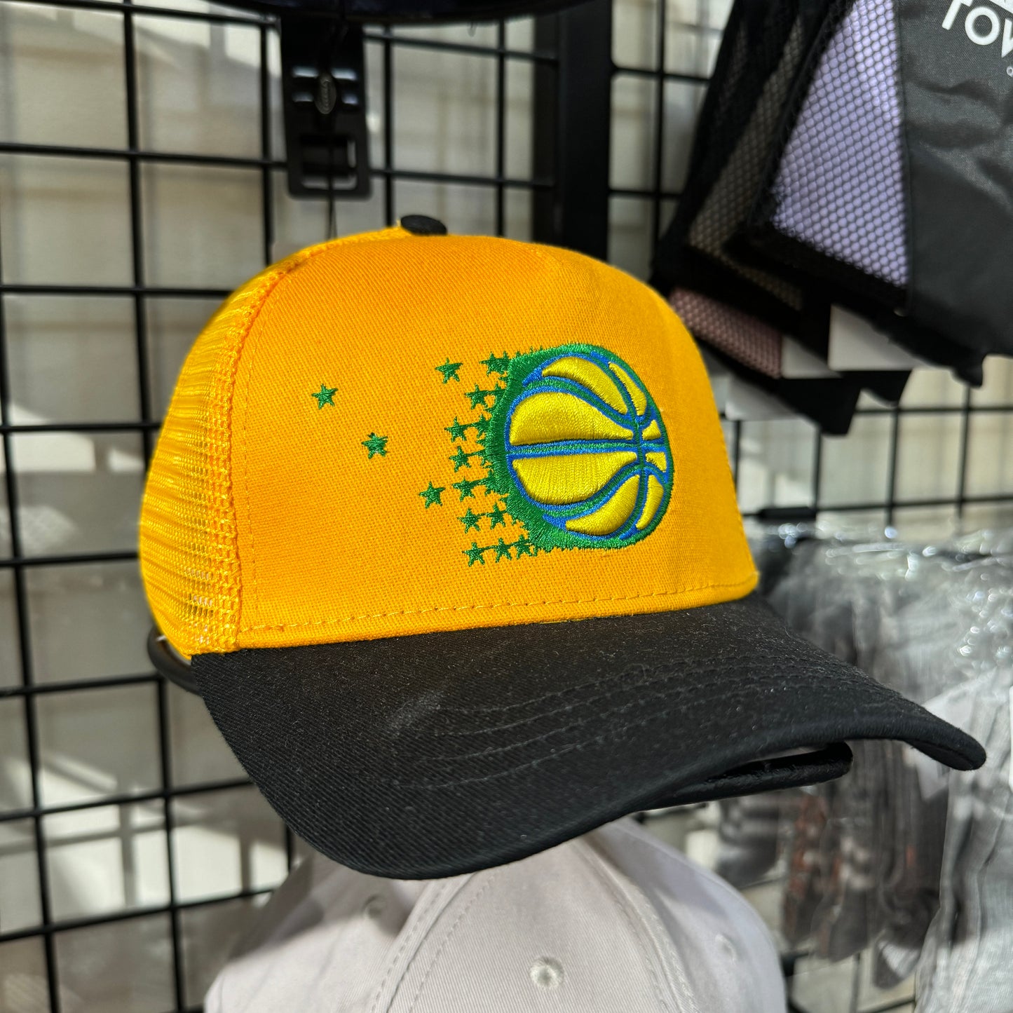 Caps