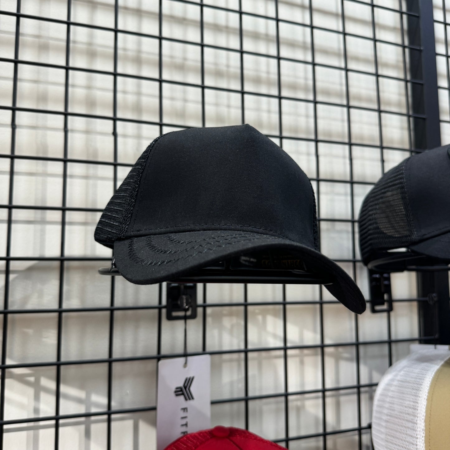 Caps